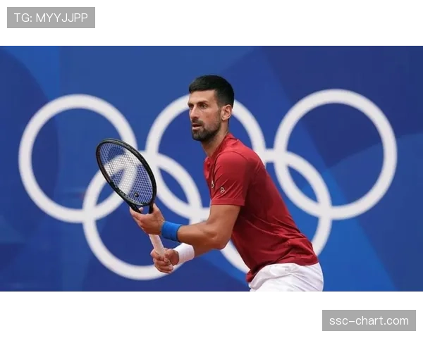 特写:德约科维奇在印第安维尔斯击败年轻对手后,望向看台上儿女的温柔目光